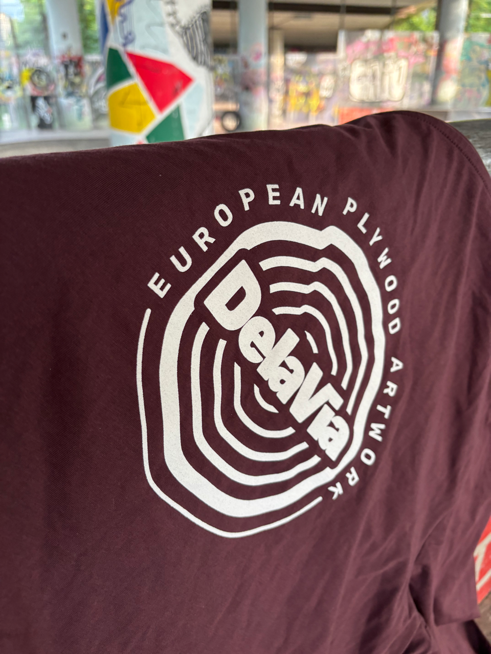 DelaVia Patch Logo Longsleeve back red-brown