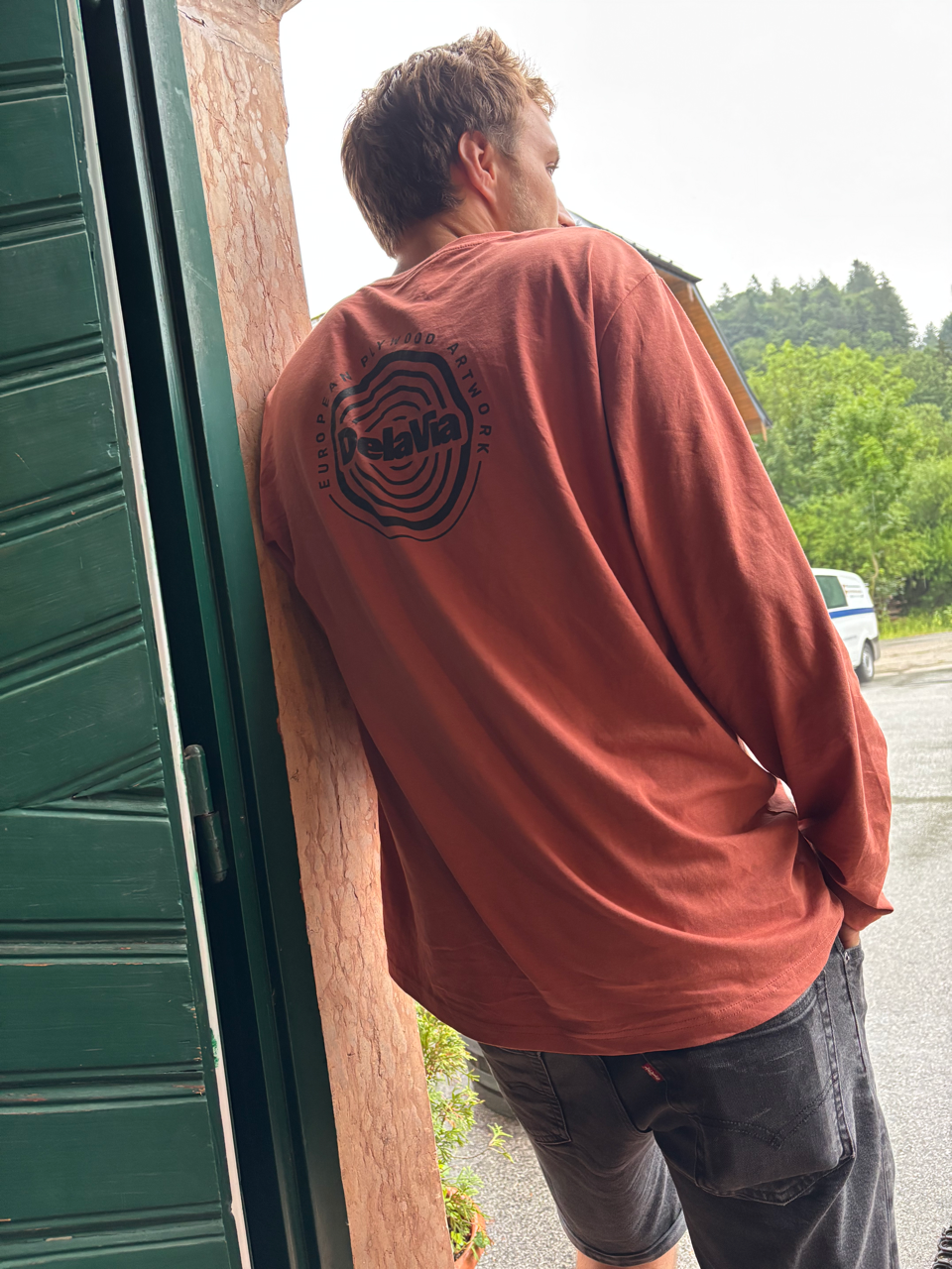 DelaVia Patch Logo Longsleeve back rust red